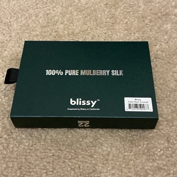 NIB Blissy Emerald Green Silk Sleeping Mask - Picture 5 of 5